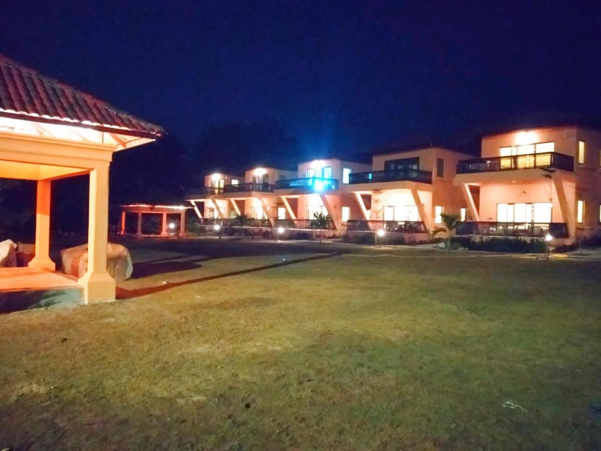 Hotel The Pench International Khawāsa Esterno foto