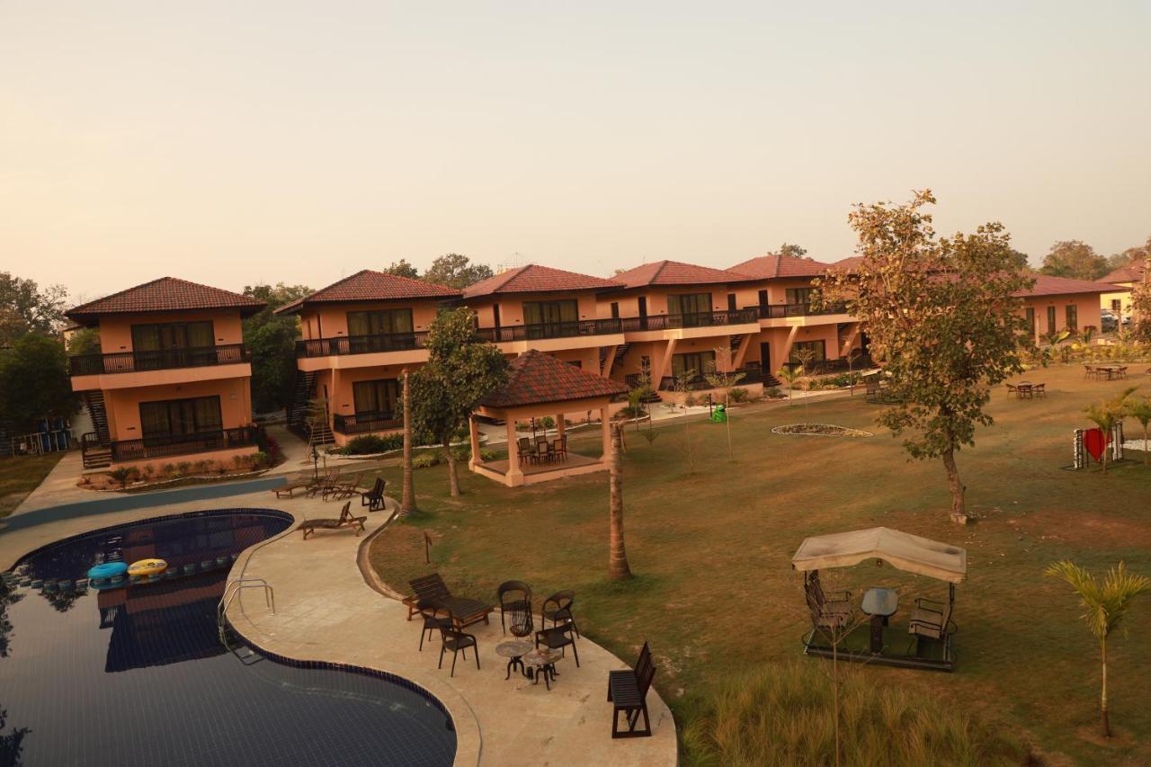 Hotel The Pench International Khawāsa Esterno foto
