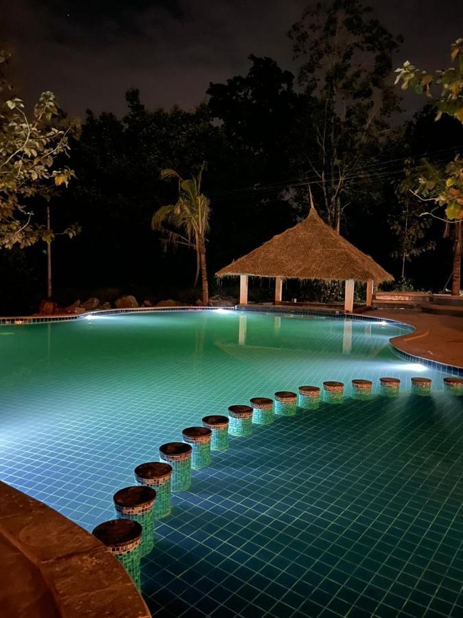 Hotel The Pench International Khawāsa Esterno foto