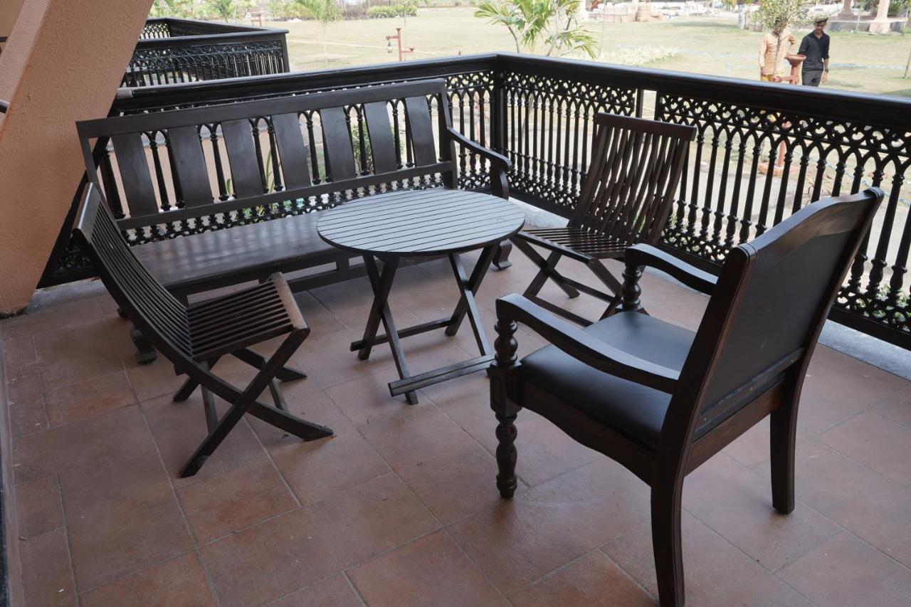 Hotel The Pench International Khawāsa Esterno foto