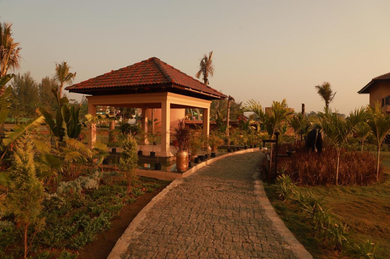 Hotel The Pench International Khawāsa Esterno foto