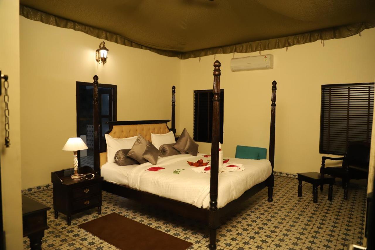Hotel The Pench International Khawāsa Esterno foto