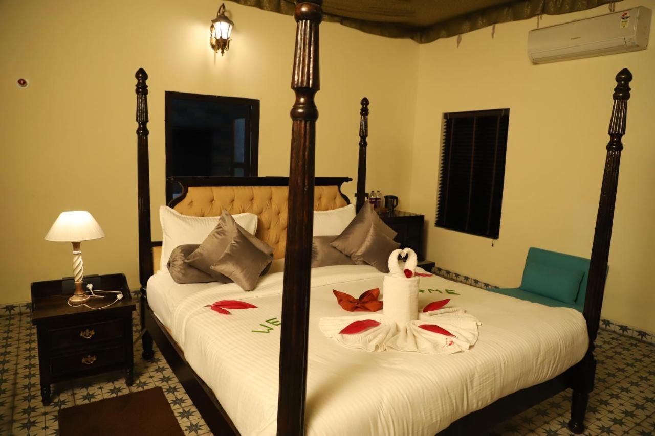 Hotel The Pench International Khawāsa Esterno foto